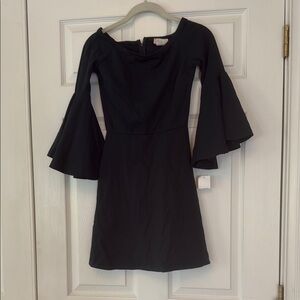 Love...ady dark greenOff-the-Shoulder Bell Sleeve Sheath Dress